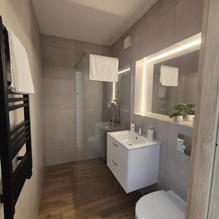 Pod Kamienna Brama * 霍伊尼采